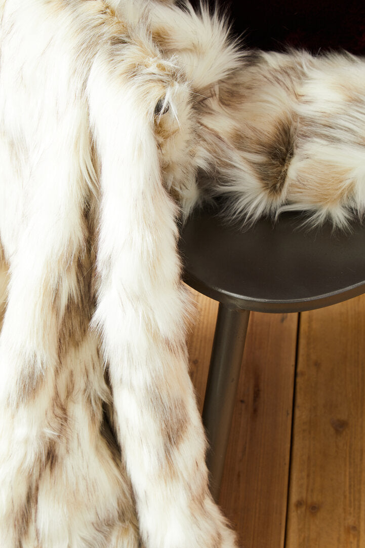 Nuvia Velura Natural Fur Throw