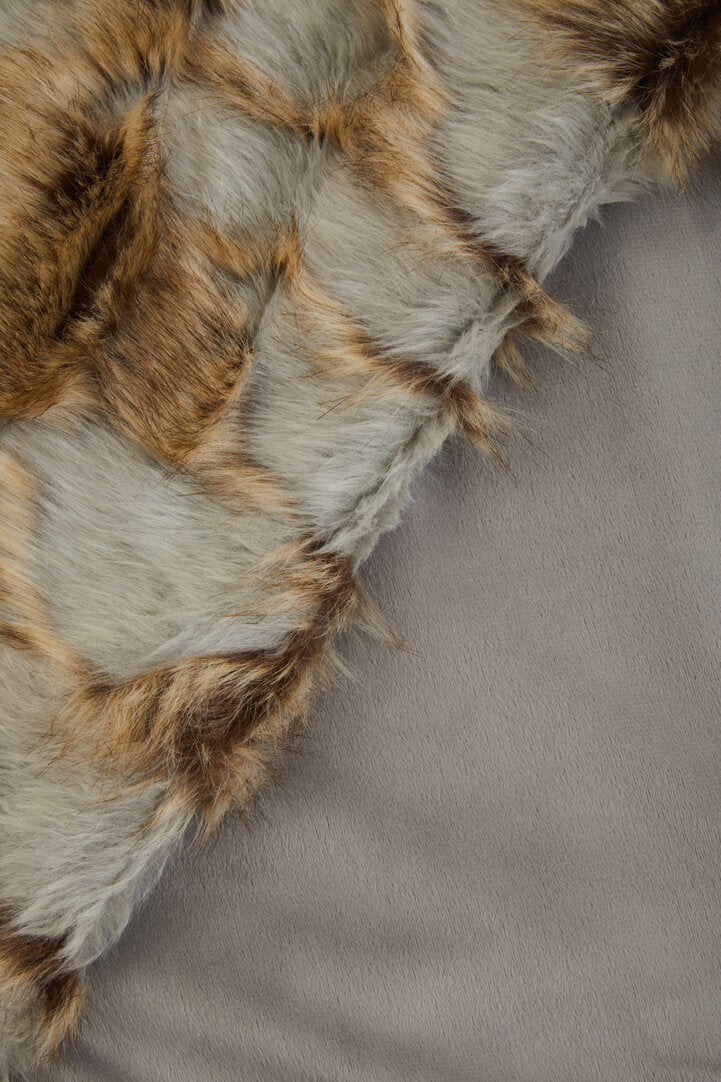 Nuvia Velura Grey And Natural Fur Throw