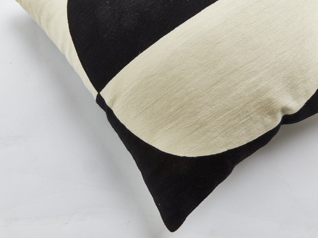 Nuvia Elora Cream And Black Cushion