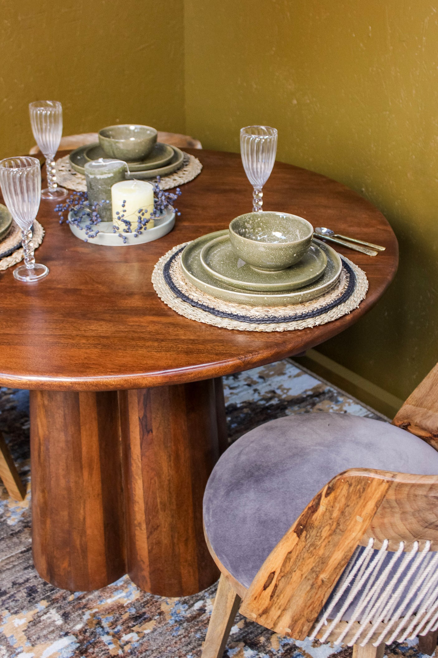 Rakhi Wooden Round Dining Table