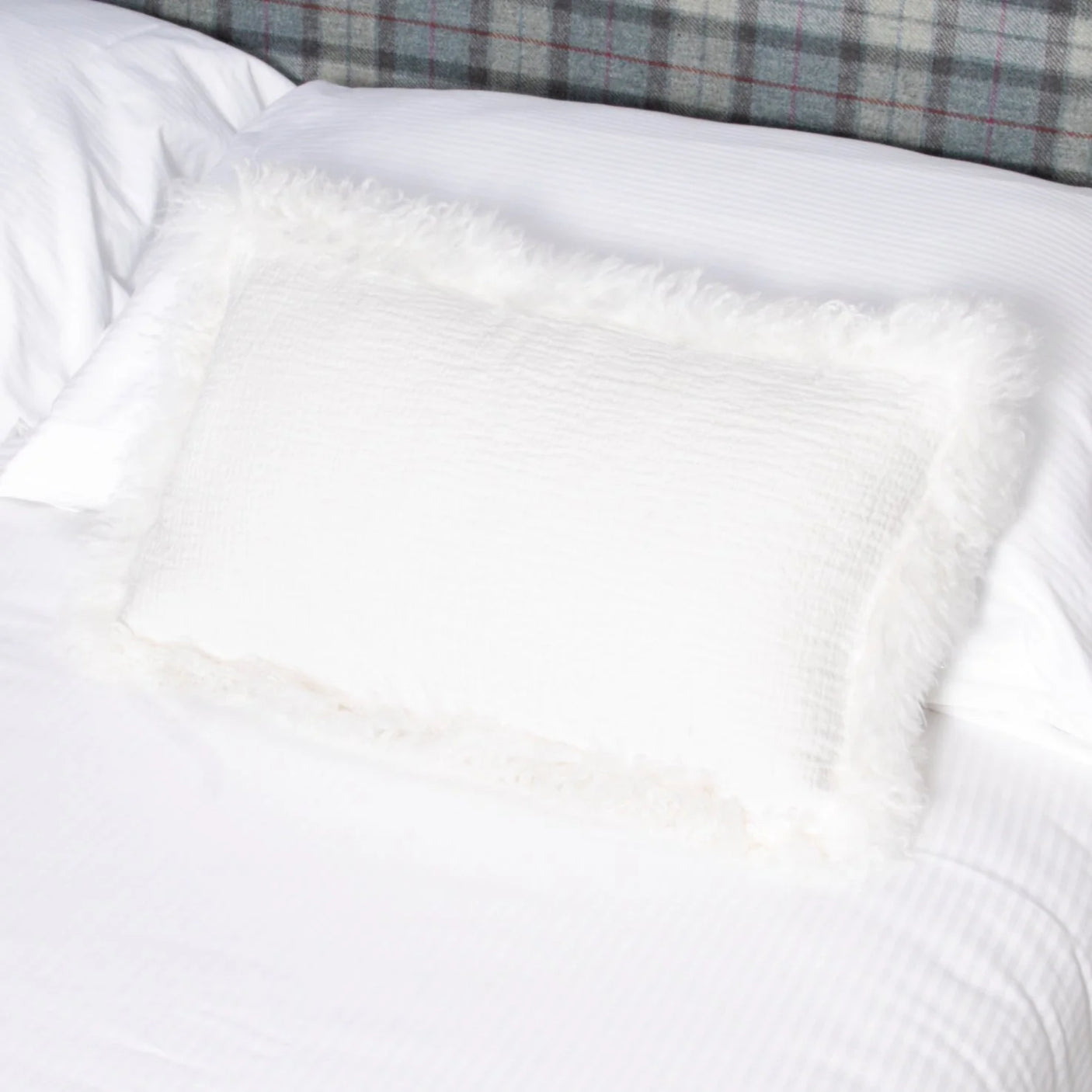 White Linen Cushion With Sheepskin Trim 30x50cm
