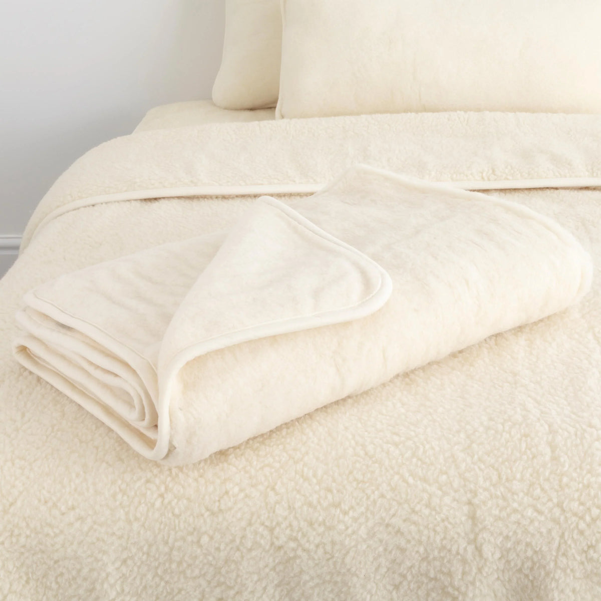 Natural merino wool blanket