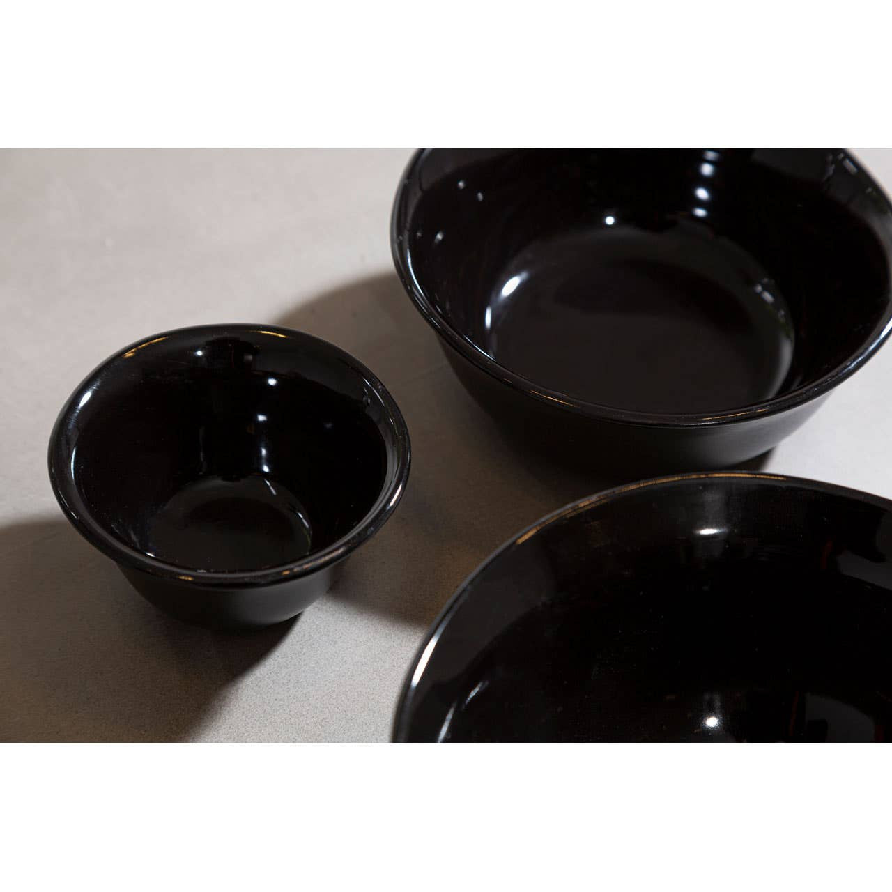 Vara Medium Black Bowl