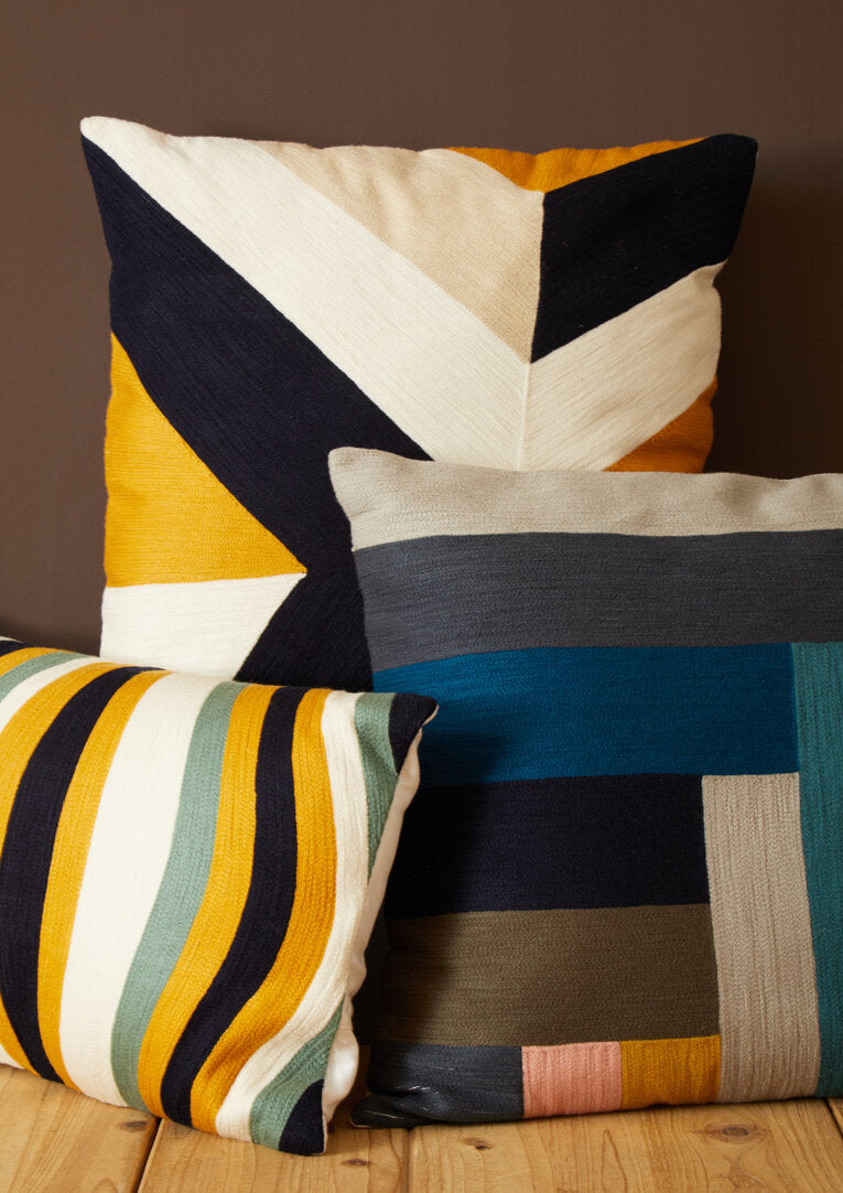 Nuvia Elora Stripes Design Cushion