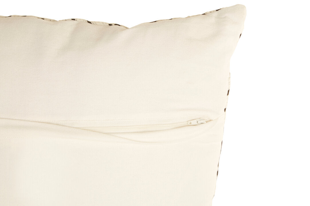 Nuvia Elora Diamond Design Cushion