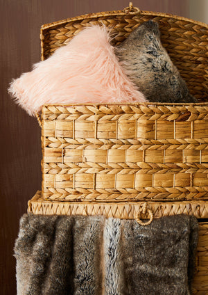 Nuvia Velura Mocha Ombre Fur Throw