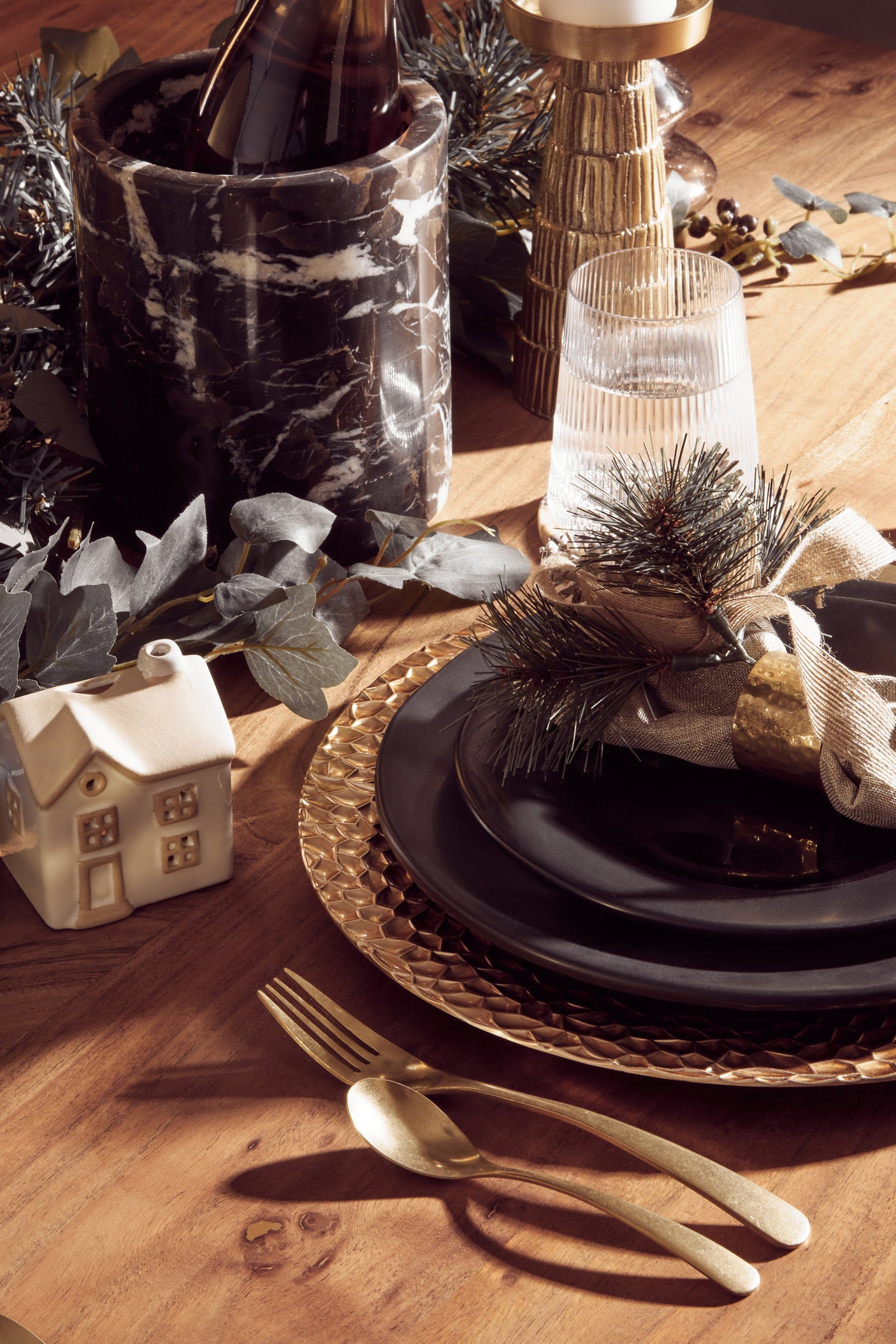 Vara Black Stoneware Dinner Plate