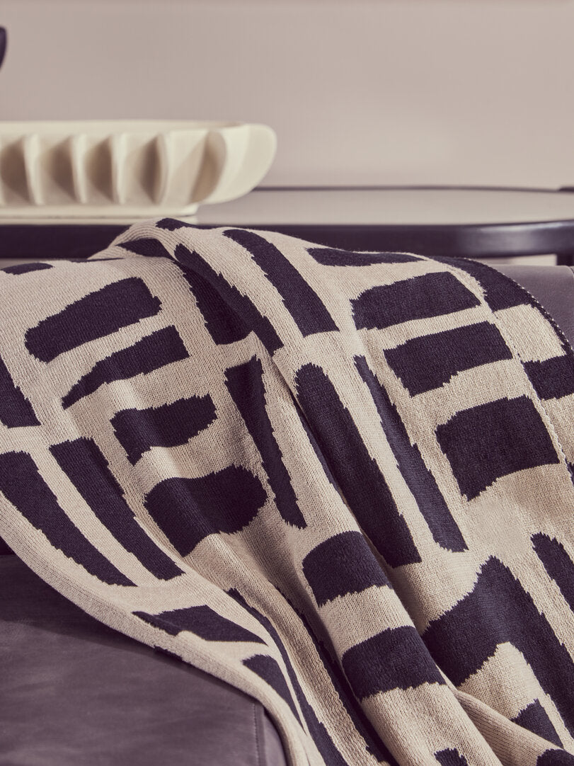 Nuvia Elora Natural And Black Throw