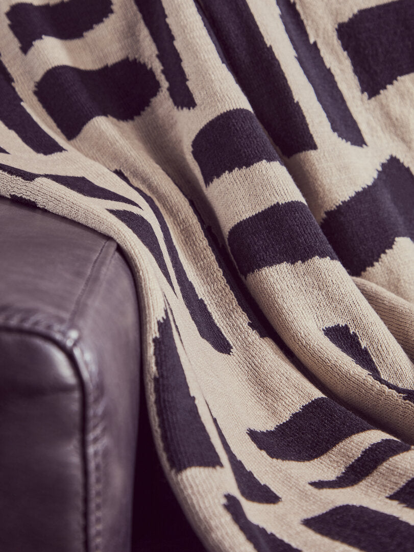 Nuvia Elora Natural And Black Throw