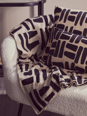 Nuvia Elora Natural And Black Throw