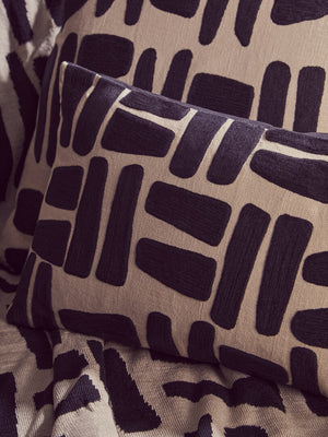 Nuvia Elora Natural And Black Throw