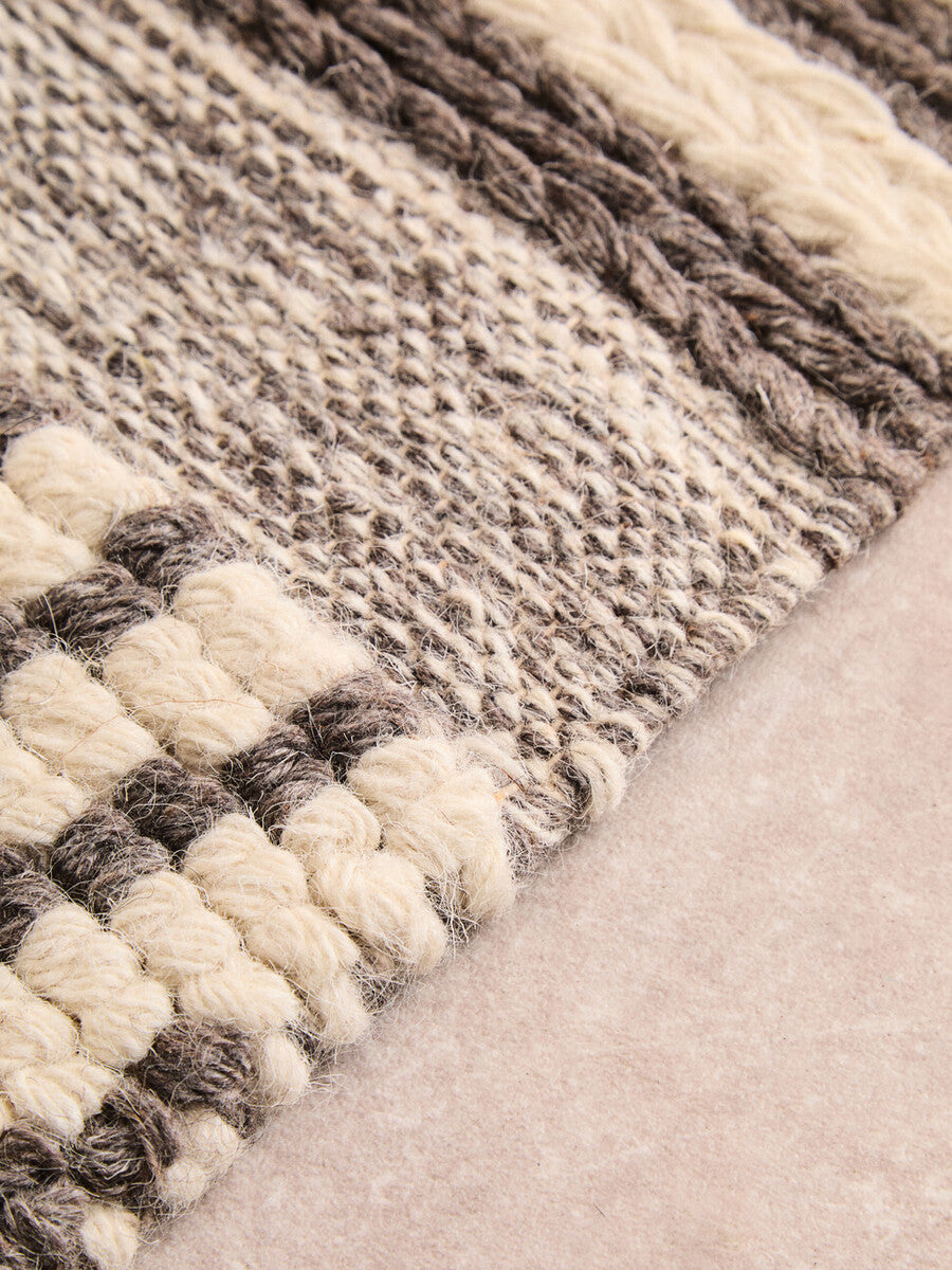 Nuvia Nexo Large Geometric Rug