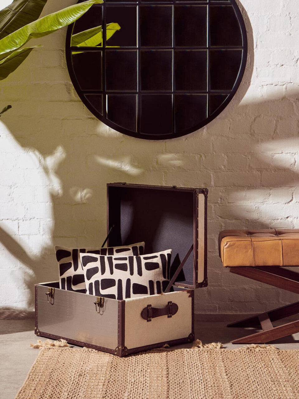 Tierra Bench With Cross Base