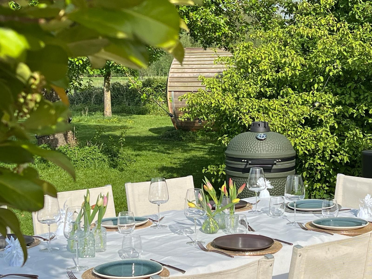 Moddern Kamado Barbecue Olive Green With Aluminium Base & Legs