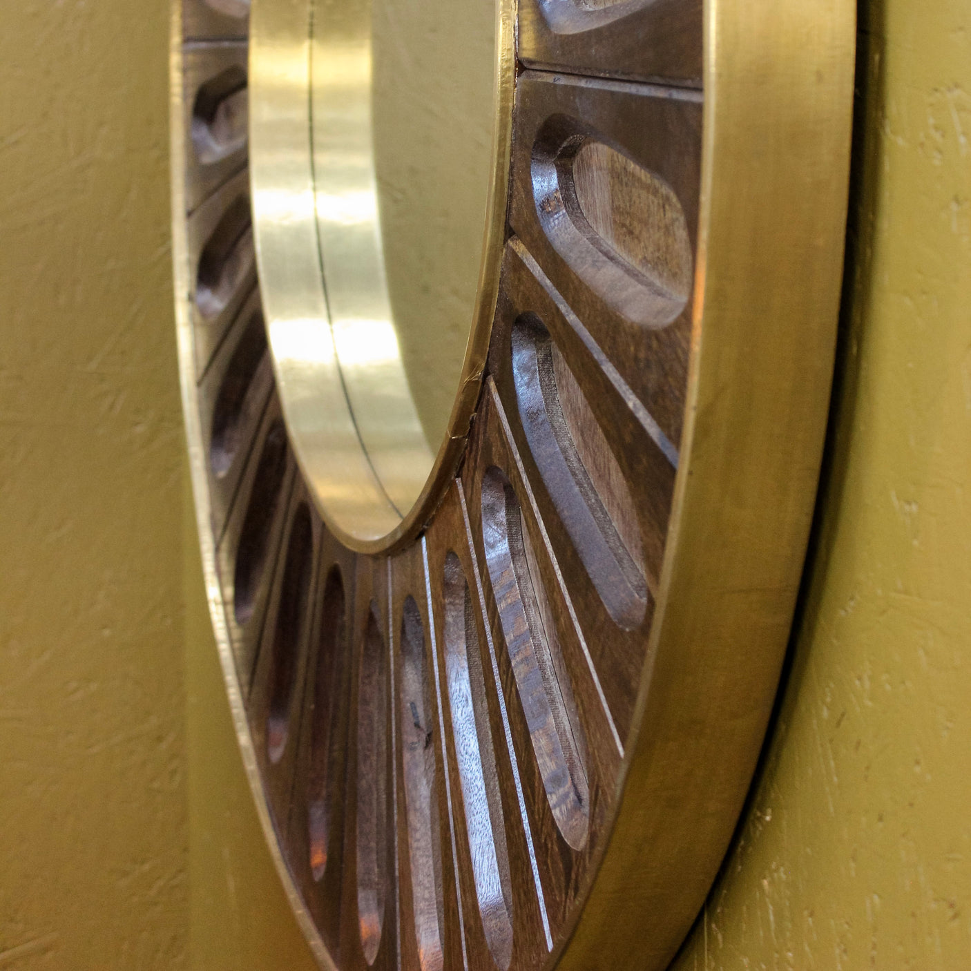 Minda Oval Tile Brass Edged Wooden Round Mirror