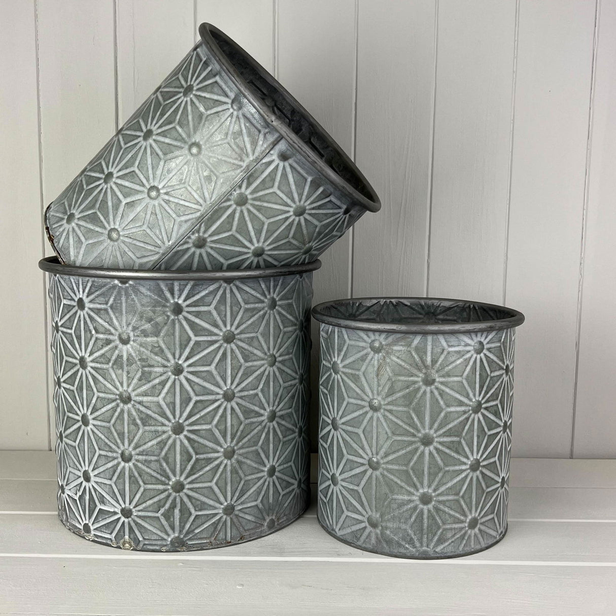 Embossed Daisy Designed Planters - Set of 3