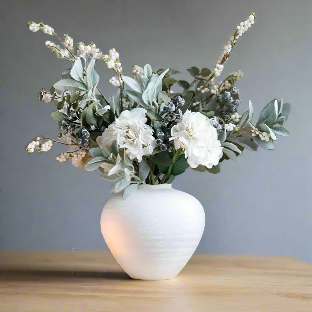 Regola Matt White Ceramic Vase